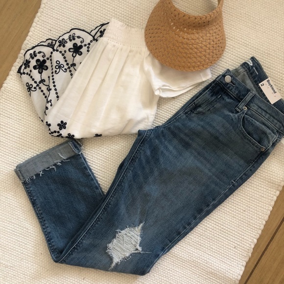 NWT OLD NAVY BOYFRIEND JEANS - Picture 3 of 8